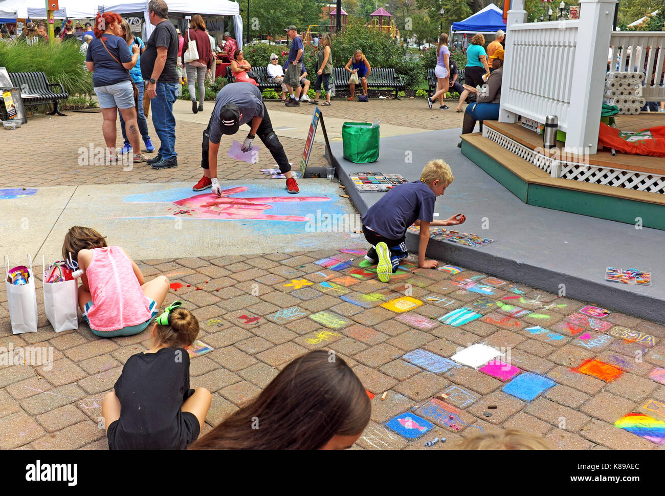Le Tremont ohio 19e festival d'art et de culture ont fait ressortir des adultes et des enfants à Lincoln Park dans la banlieue de Cleveland, Ohio, USA. Banque D'Images