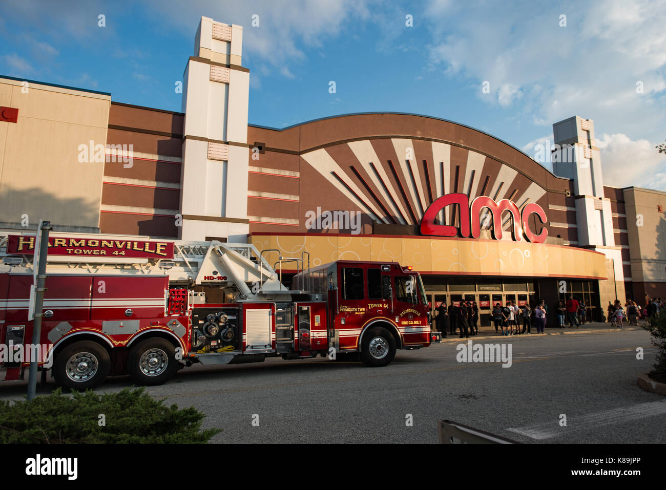 New York, USA. 18 septembre, 2017. harmonville fire company tower 44 répond au feu à l'alarme du cinéma amc lors d'une visualisation avancée du nouveau film ninjango lego. crédit : kelleher photography/Alamy live news Banque D'Images