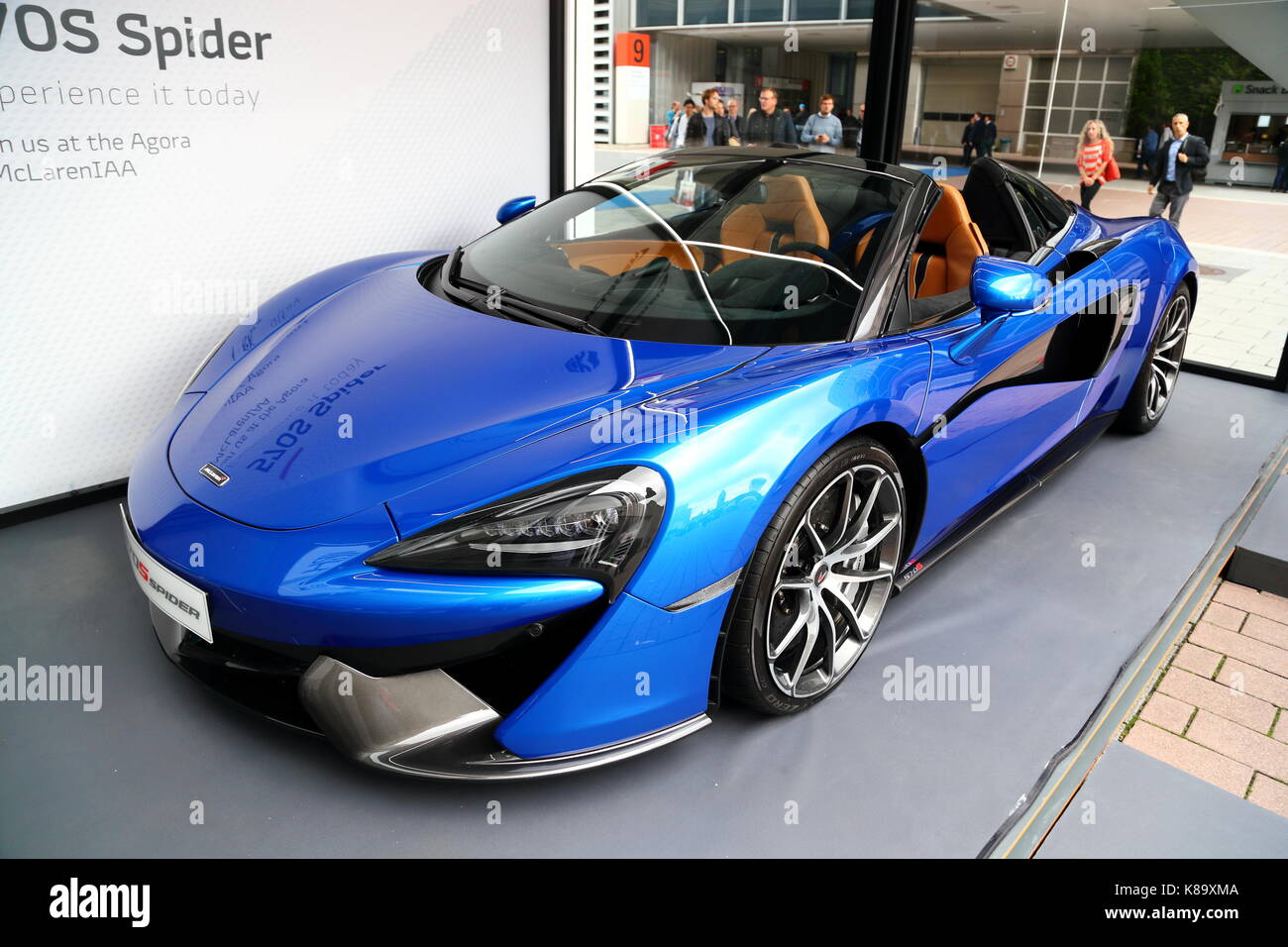 Les constructeurs du monde entier présentent leurs nouveaux modèles et concept-cars à l'occasion du salon de l'automobile voiture d'IAA de Francfort, Allemagne Banque D'Images