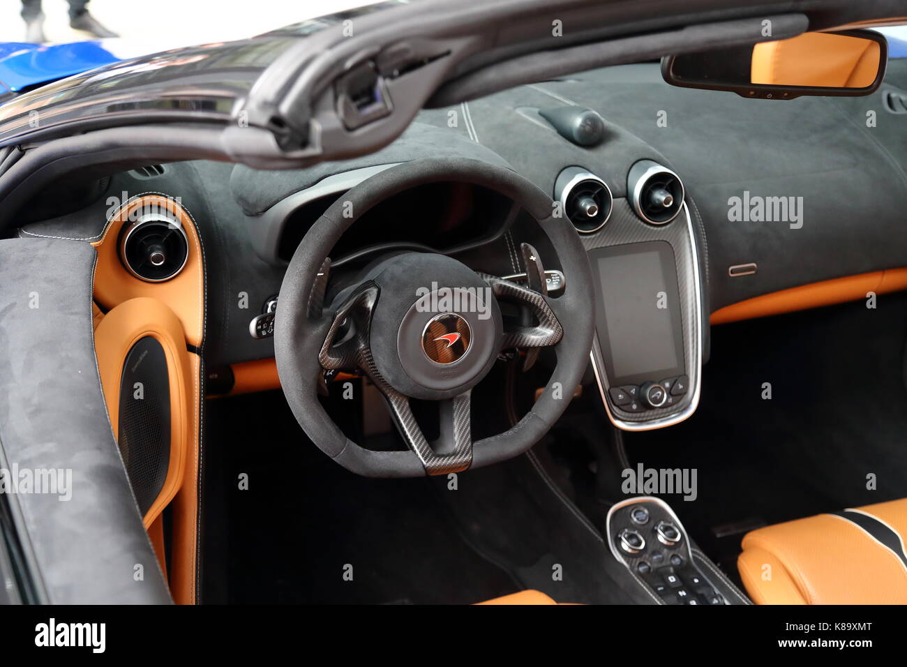 Les constructeurs du monde entier présentent leurs nouveaux modèles et concept-cars à l'occasion du salon de l'automobile voiture d'IAA de Francfort, Allemagne Banque D'Images