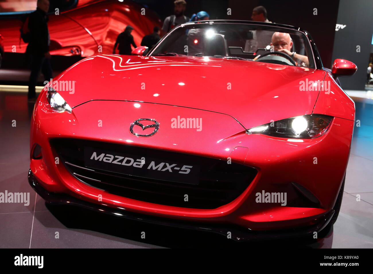 Les constructeurs du monde entier présentent leurs nouveaux modèles et concept-cars à l'occasion du salon de l'automobile voiture d'IAA de Francfort, Allemagne Banque D'Images