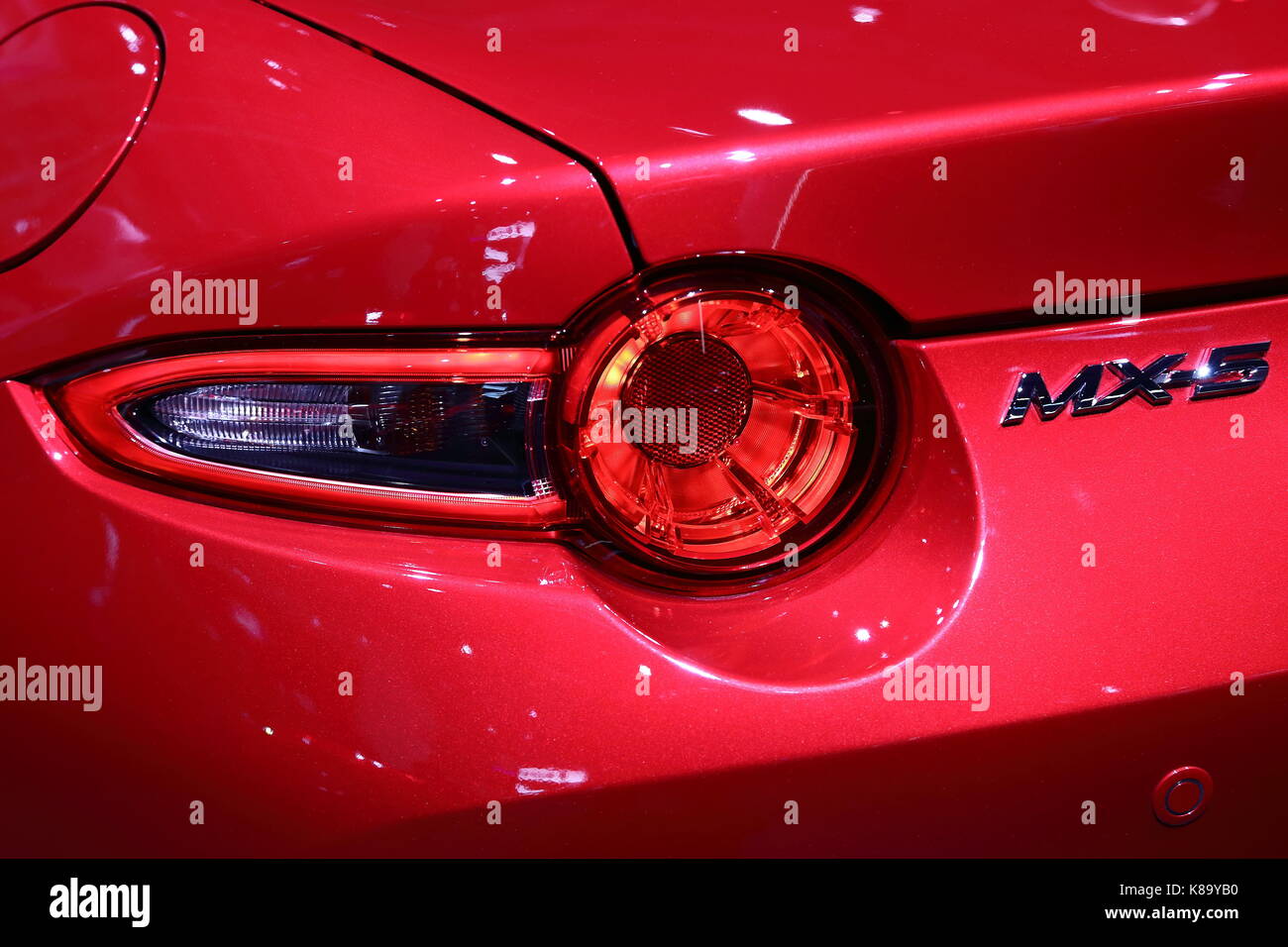 Les constructeurs du monde entier présentent leurs nouveaux modèles et concept-cars à l'occasion du salon de l'automobile voiture d'IAA de Francfort, Allemagne Banque D'Images