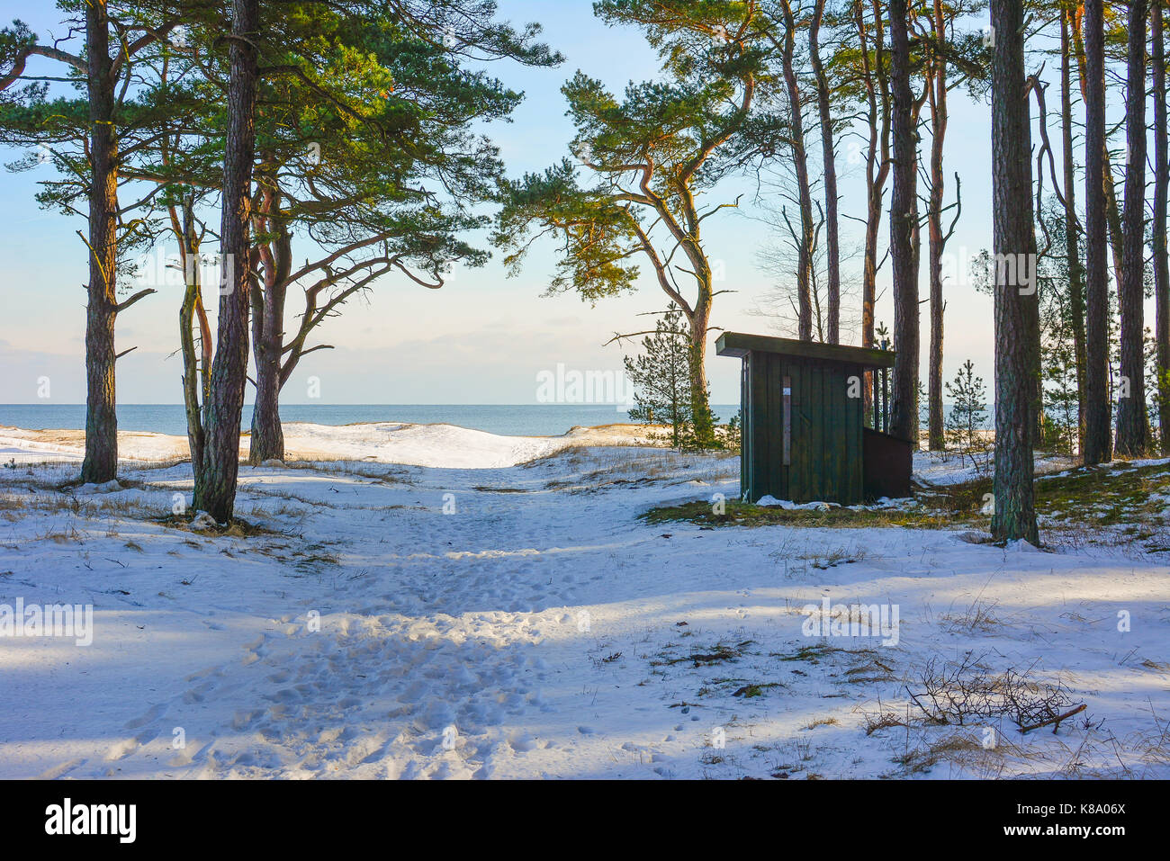 C'est la célèbre plage en dehors de la Suède, a appelé l'ahus kantarellen. La photo est prise lorsque l'hiver est arrivé. Banque D'Images