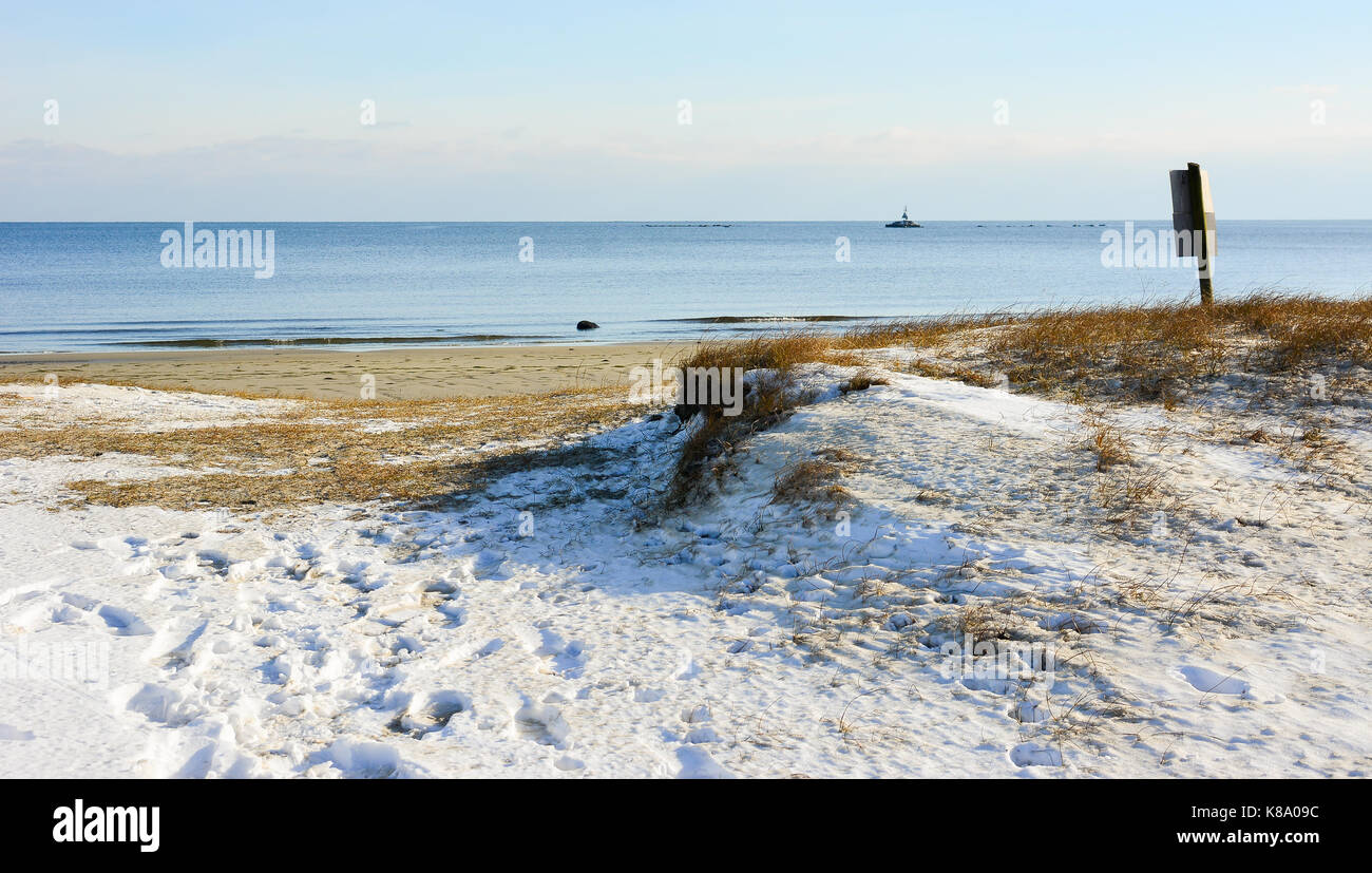 C'est la célèbre plage en dehors de la Suède, a appelé l'ahus kantarellen. La photo est prise lorsque l'hiver est arrivé. Banque D'Images