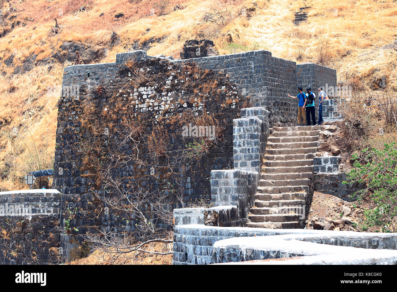 Les touristes à sinhagad fort, Pune, Maharashtra, Inde Banque D'Images