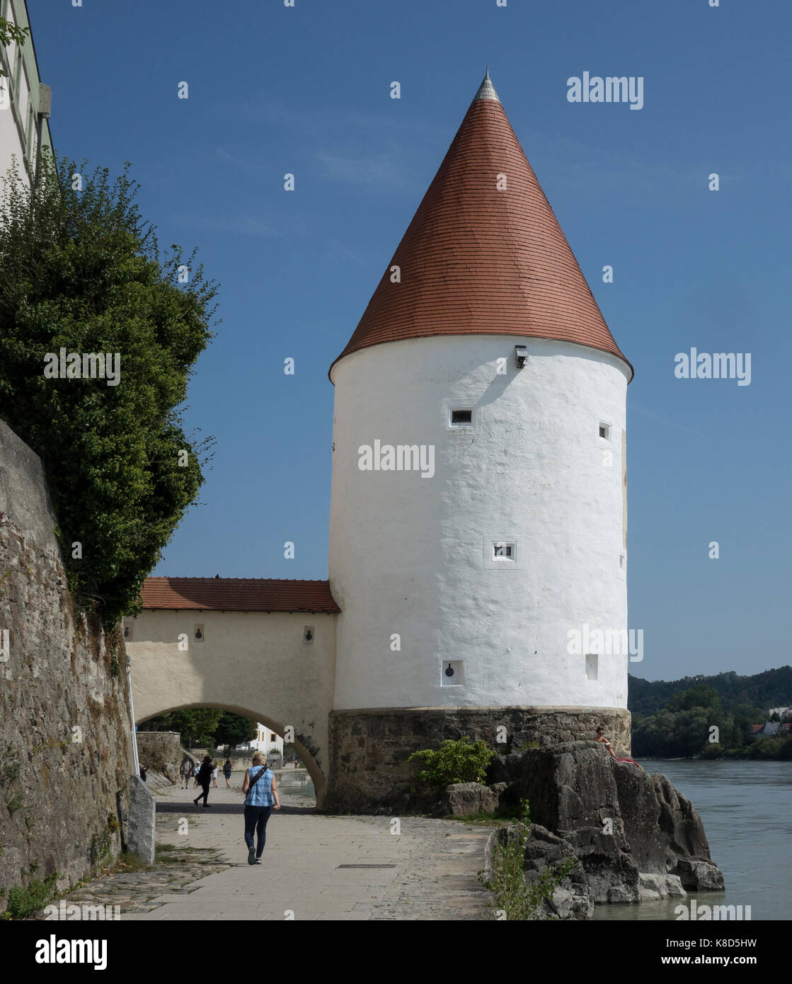 L'Allemagne, la Basse Bavière, Passau, schaiblings tower sur river inn Banque D'Images