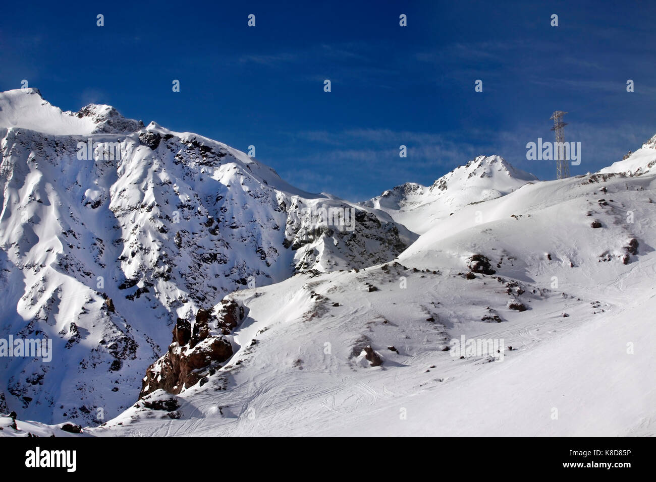 La Russie. Caucase. Vue sur le mont Elbrouz - le point le plus élevé de l'Europe Banque D'Images