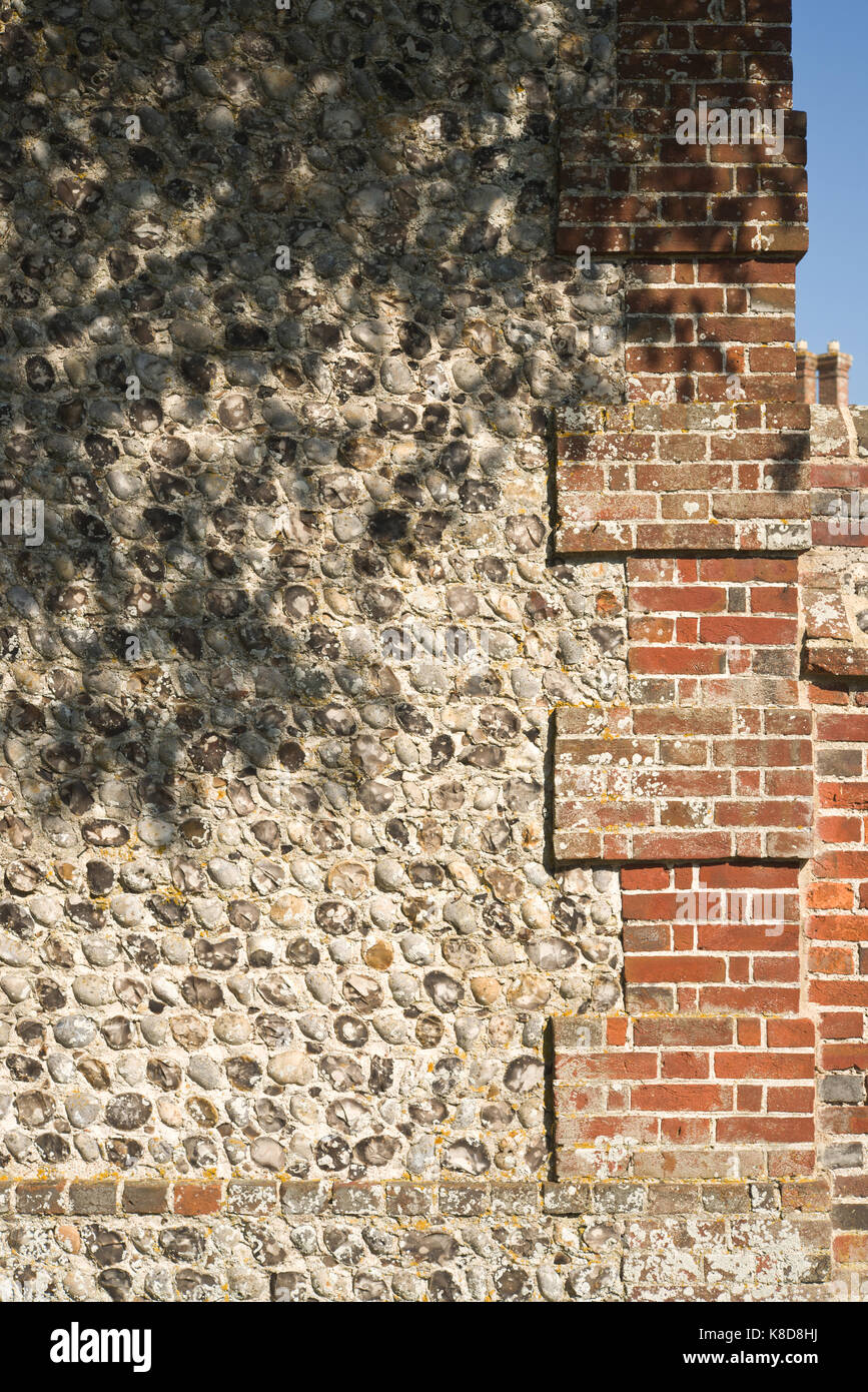 Mur en briques et silex village South Downs, UK Banque D'Images