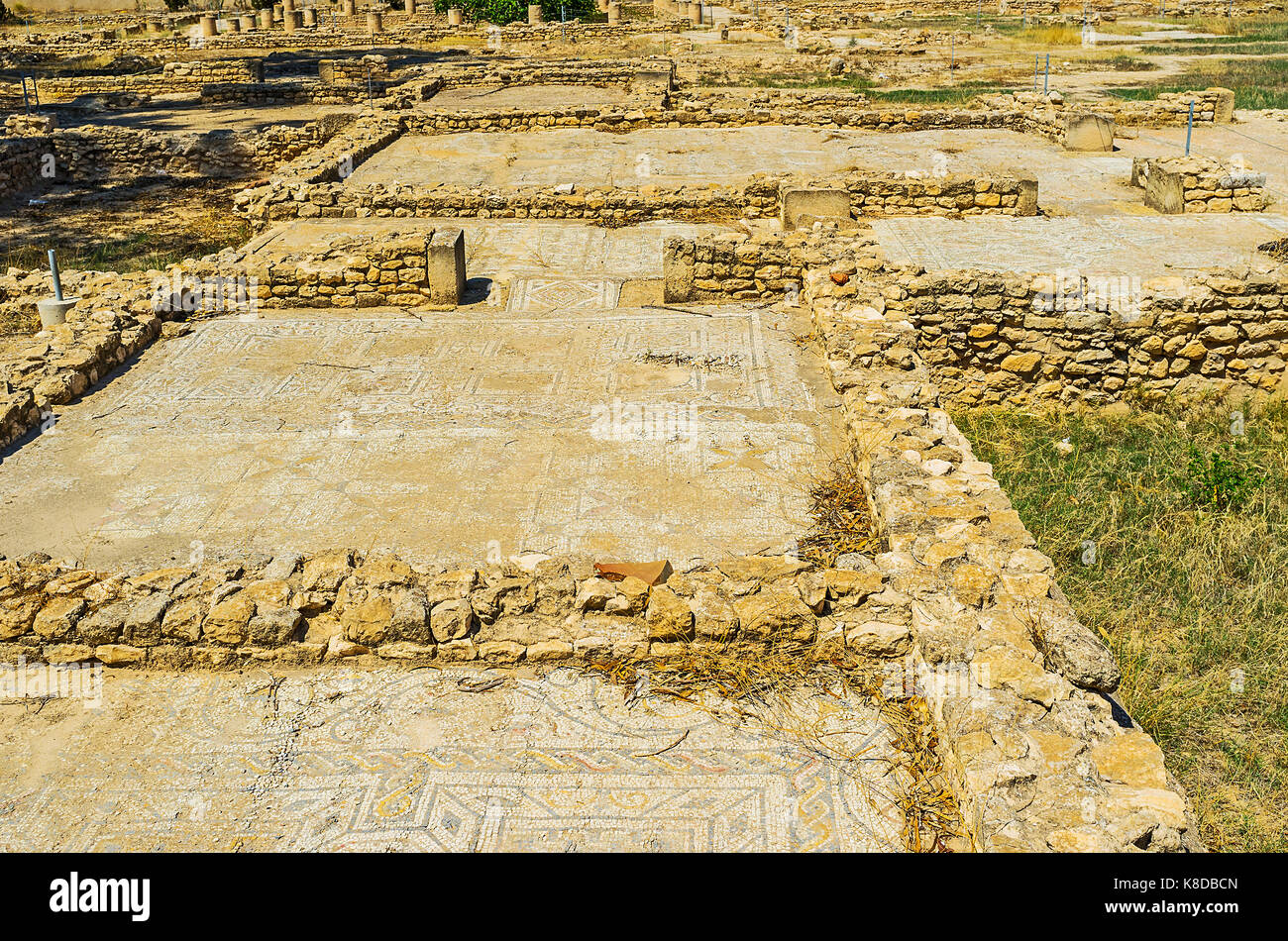 El Djem, Tunisie - septembre 1, 2015 : l'ancienne mosaïque romaine et les fondations de villas historiques en musée archéologique local, le 1 septembre en e Banque D'Images