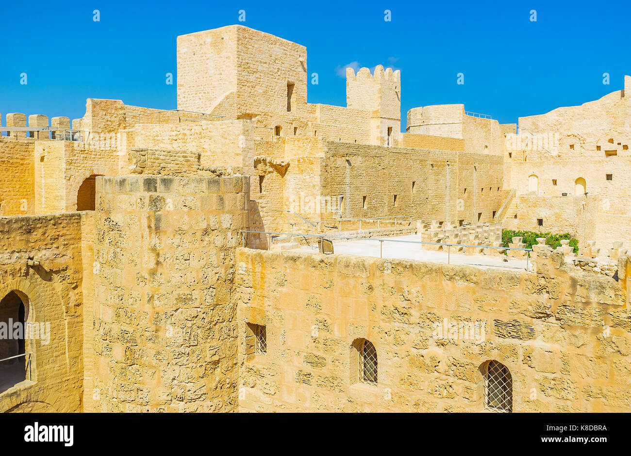 Ribat forteresse est le plus célèbre monument de Monastir, ce lieu historique conservé comme musée, concert hall et incroyable point de vue, la Tunisie. Banque D'Images