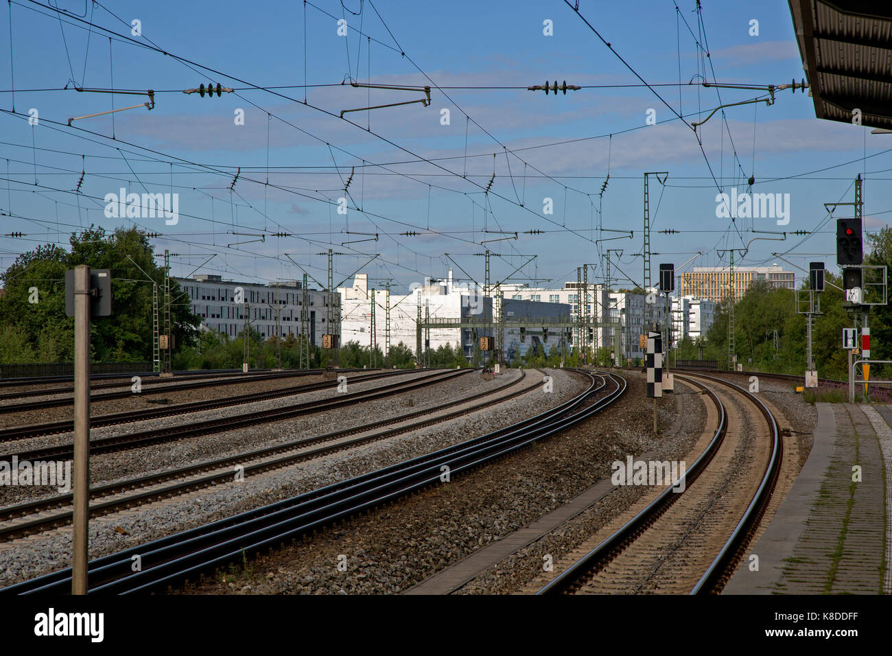 La gare (Bahnhof) sous Friedenheime Brucker, Hirschgarten, Munich Ouest, Bavière, Allemagne, Banque D'Images