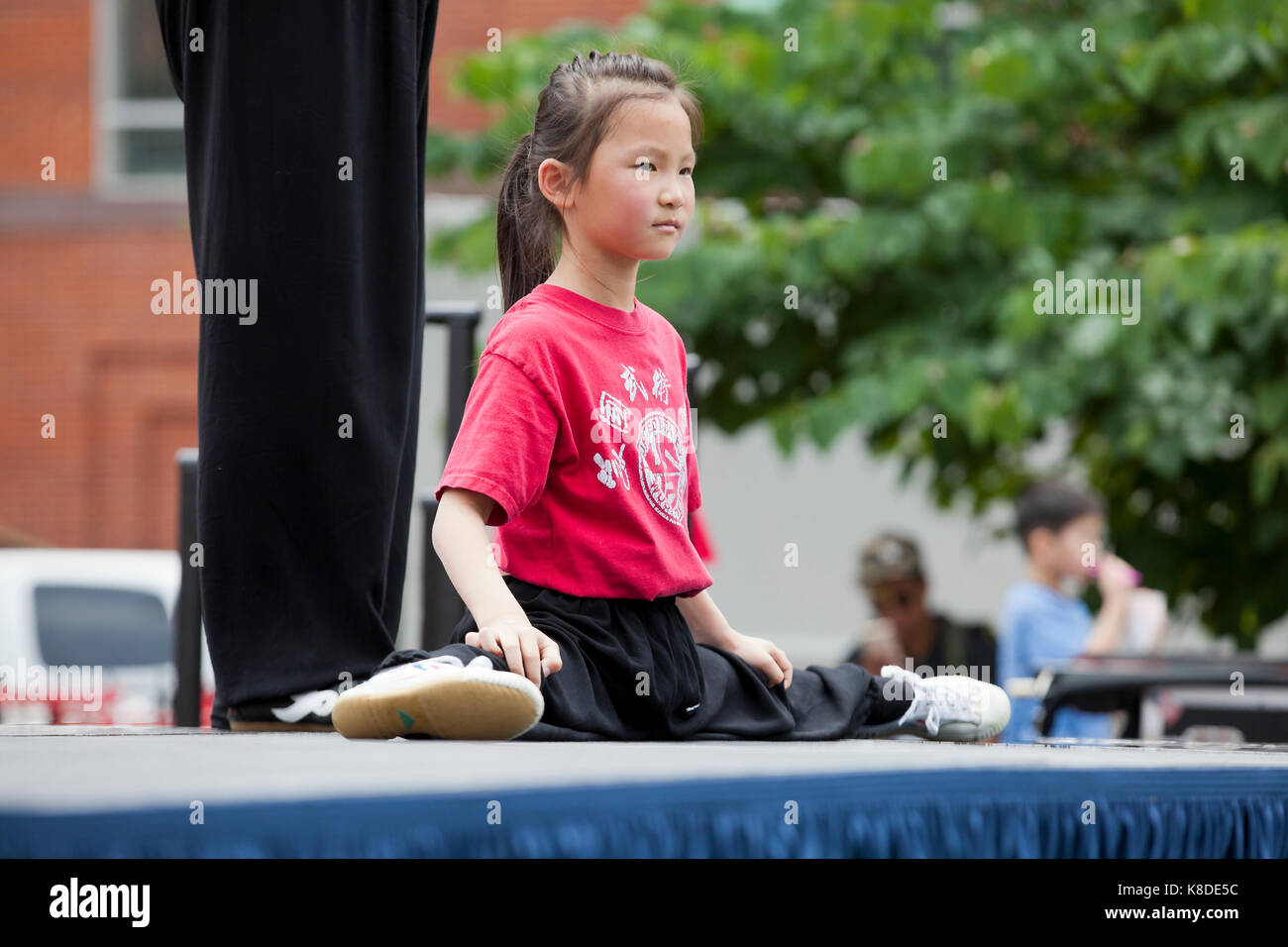 Les élèves de l'Académie de Wushu nous Kung fu à un événement public - Washington, DC USA Banque D'Images