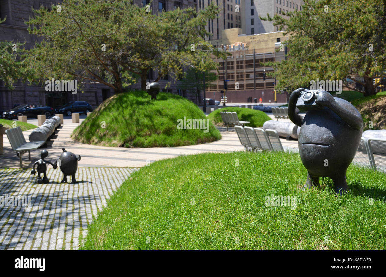Sculptures dans le palais de justice fédéral plaza garden Banque D'Images