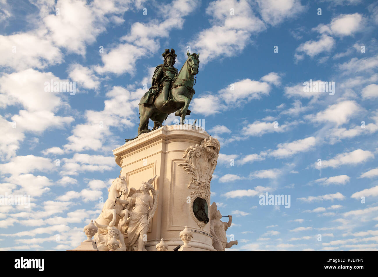 Statue du Roi Jose J'en face de ciel, Lisbonne, Portugal, Europe Banque D'Images