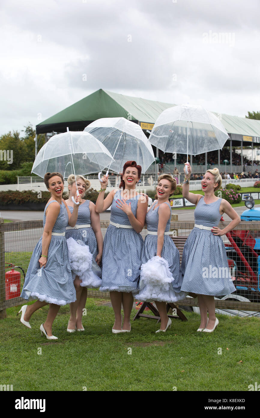 Goodwood Revival 2017, réunion de courses de Goodwood, organisé par le club de course automobile britannique, Chichester, West Sussex, England, UK Banque D'Images