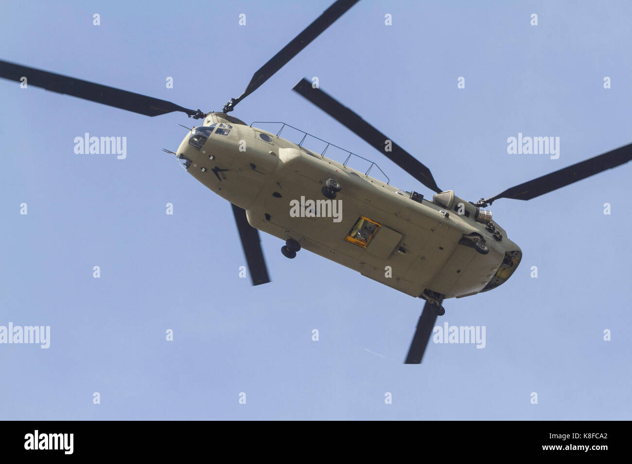 Londres, Royaume-Uni. Sep 19, 2017. Un Boeing CH-47 bimoteur américain, tandem-rotor, hélicoptère gros porteur militaire Chinook helicopters battant lors d'un exercice d'entraînement à Londres Banque D'Images