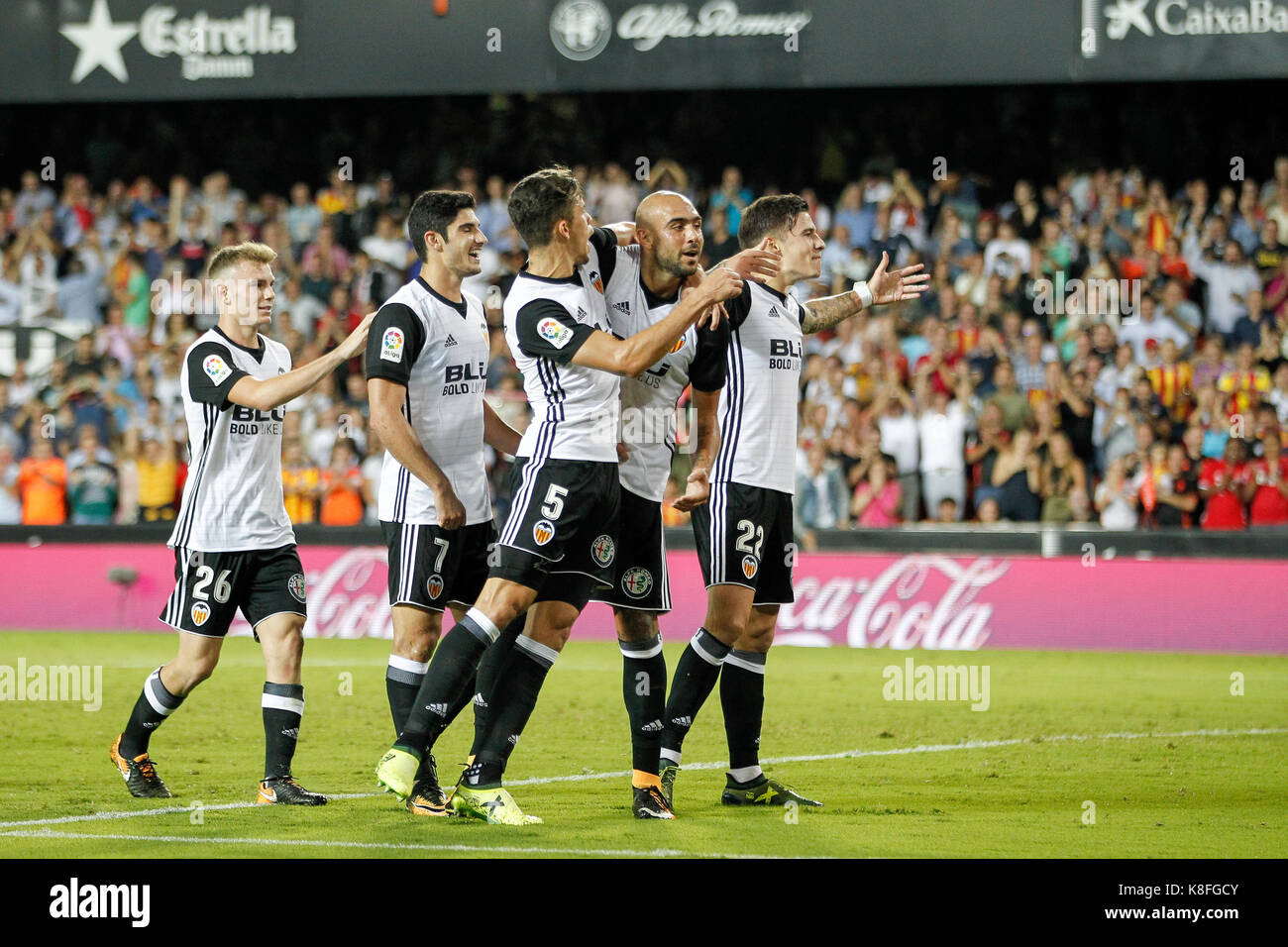 # 9 simone zaza de valence cf et l'italien célèbre le quatrième but marqué pour valencia cf pendant la ligue de Santander (la liga) match joué au stade Mestalla entre Valence cf et malaga cf. sept 19 2017. Banque D'Images