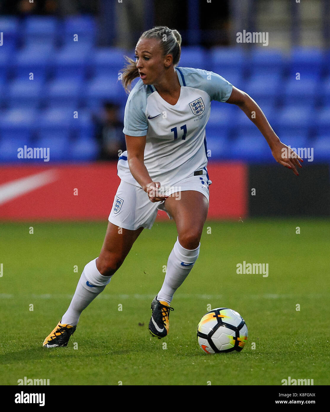 Toni duggan de l'Angleterre durant la coupe du monde 2019 groupe admissible 1 match entre l'Angleterre et la Russie femmes Femmes à prenton park le 19 septembre 2017 à Birkenhead, Angleterre. (Photo de daniel chesterton/phcimages.com) Banque D'Images