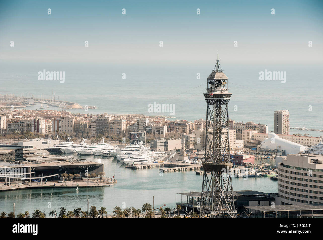 Portrait de port côtier et superyachts, Barcelone, Espagne Banque D'Images Portrait de port côtier et superyachts, Barcelone, Espagne Banque D'Images