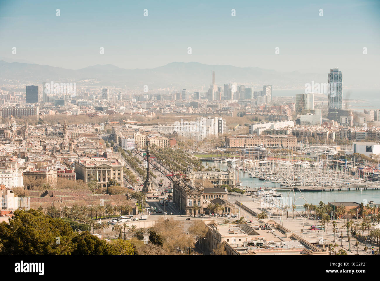 Portrait des zones côtières et des yachts de plaisance, Barcelone, Espagne Banque D'Images
