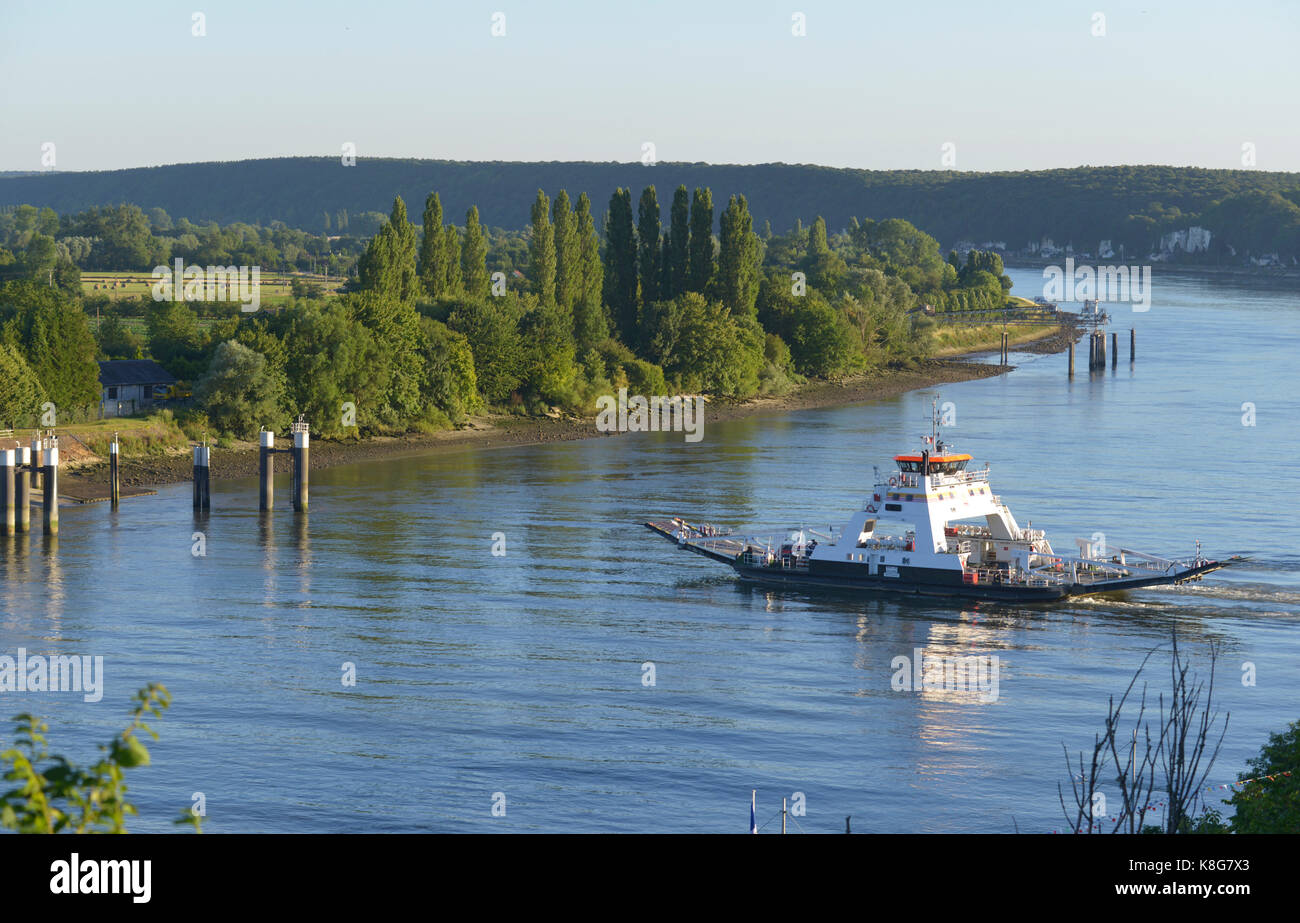 Traversier sur la Seine vue d'Yainville, appartenant à la ville le Parc Naturel Régional Parc naturel régional des boucles de la Seine Normande" Banque D'Images