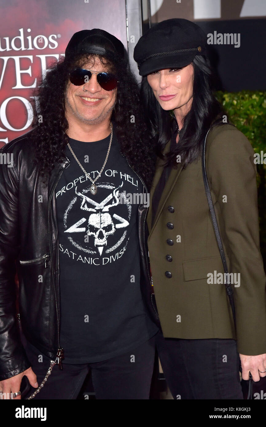 Slash (Guns n' Roses) et sa petite amie meegan, Hodges, assister à l'Halloween Horror Nights' 'ouverture à Universal Studios le 15 septembre 2017 à Universal City, en Californie. Banque D'Images