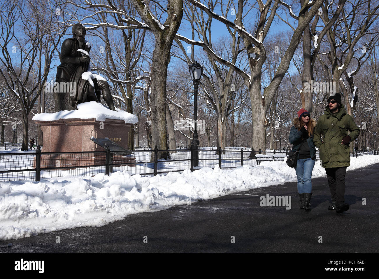 On marche sur marche littéraire dans Central Park après NOR'EASTER nemo à New York le 9 février 2013. Banque D'Images