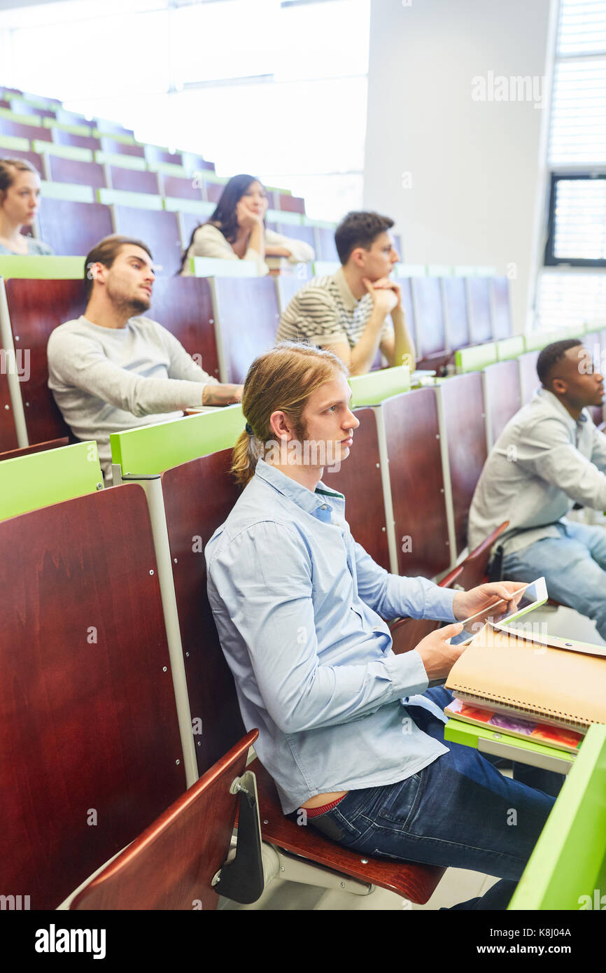Les étudiants de university lecture apprendre ensemble Banque D'Images