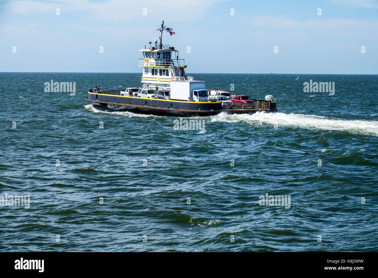 Caroline du Nord,NC,banques extérieures,Pamlico Sound,Ocracoke Island,Hatteras,ferry,eau,navigation,véhicules,vagues,NC170518138 Banque D'Images