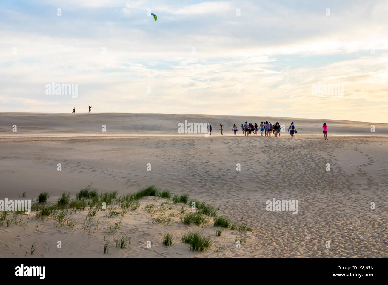 Caroline du Nord, NC, Outer Banks, Cape Hatteras National Sea Watershore, Jockey's Ridge State Park, Living Sand dune, cerf-volant, les visiteurs voyagent tour tou Banque D'Images