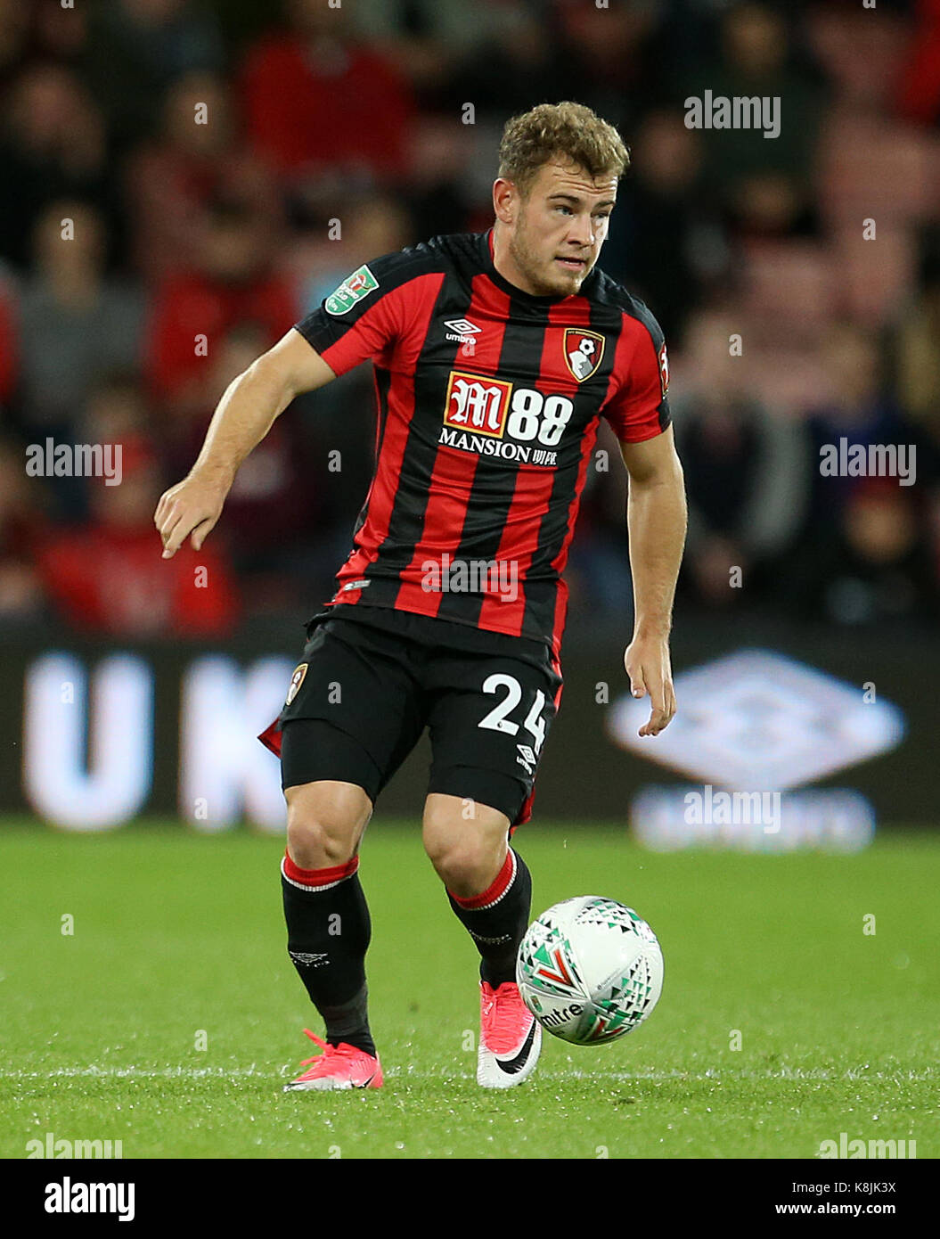 L'AFC Bournemouth Ryan Fraser en action lors de la Carabao Cup, troisième match au stade Vitality, à Bournemouth. APPUYEZ SUR ASSOCIATION photo. Date de la photo: Mardi 19 septembre 2017. Voir PA Story FOOTBALL Bournemouth. Le crédit photo devrait se lire: Steven Paston/PA Wire. RESTRICTIONS : aucune utilisation avec des fichiers audio, vidéo, données, listes de présentoirs, logos de clubs/ligue ou services « en direct » non autorisés. Utilisation en ligne limitée à 75 images, pas d'émulation vidéo. Aucune utilisation dans les Paris, les jeux ou les publications de club/ligue/joueur unique. Banque D'Images