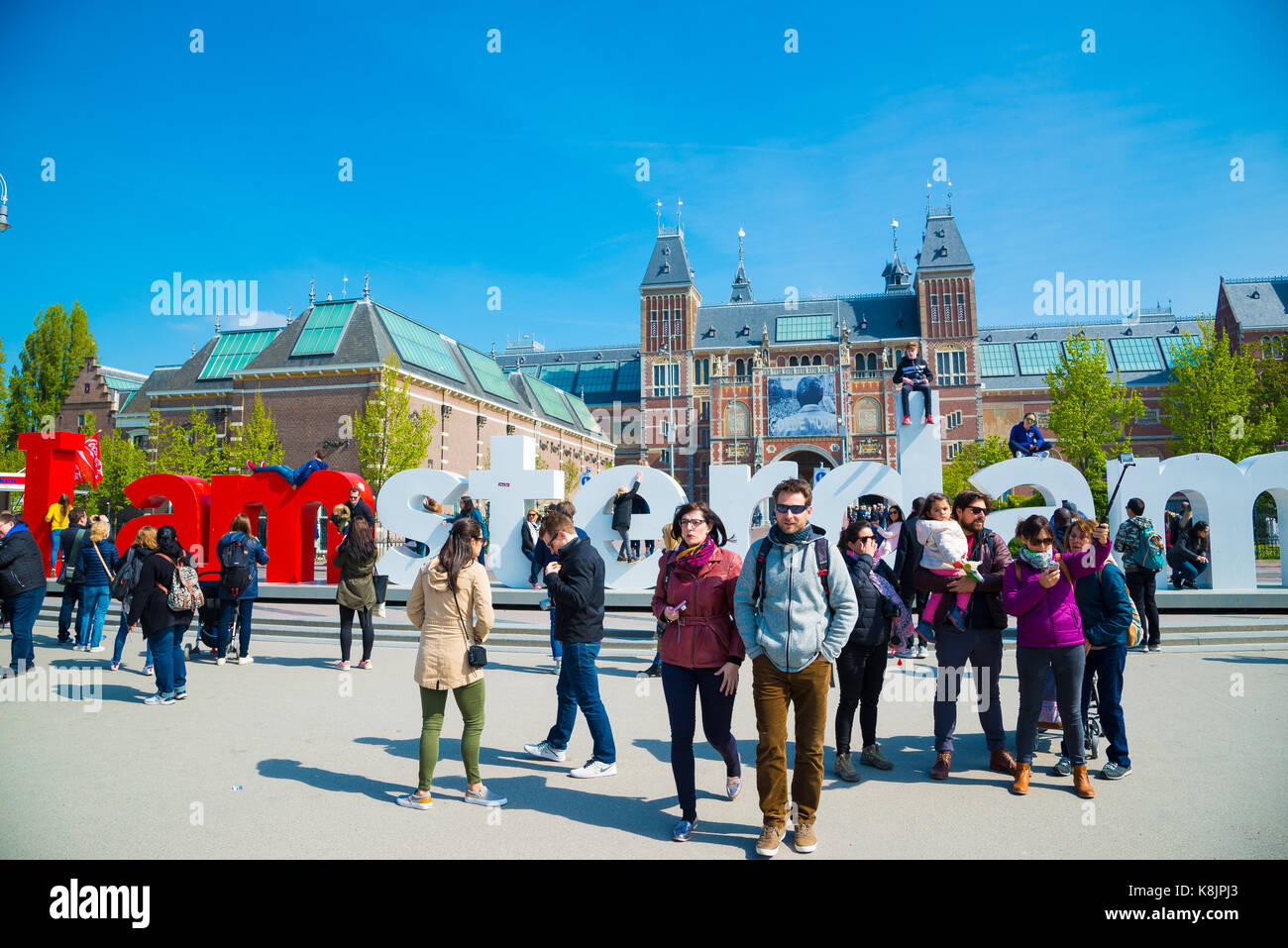 Amsterdam, Pays-Bas - 20 avril 2017 : Rijksmuseum - musée national d'état et de la ville. j'ai l'icône amsterdam slogan sur museumplein. Banque D'Images