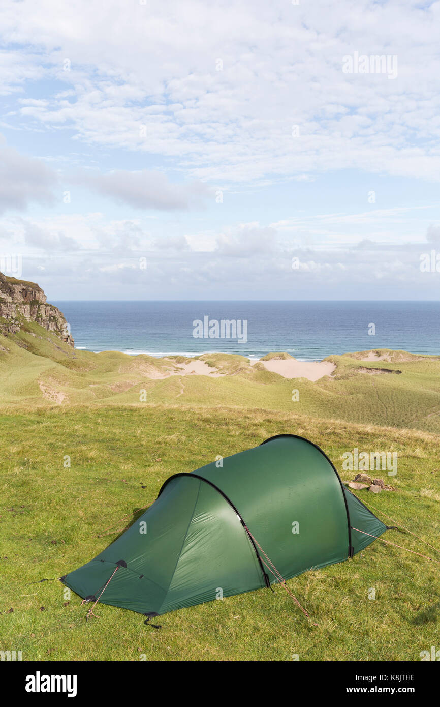 Camping sauvage à Sandwood Bay, Sutherland Banque D'Images