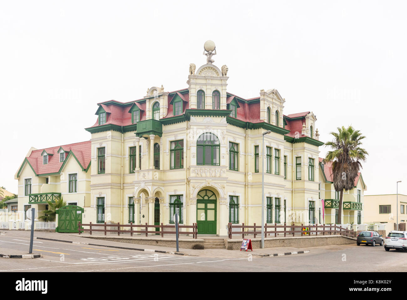 Swakopmund, Namibie - 30 juin 2017 : le centre historique, construit à 1904 hohenzollernhaus 1906 à Swakopmund, dans le désert du Namib sur la côte atlantique de nam Banque D'Images