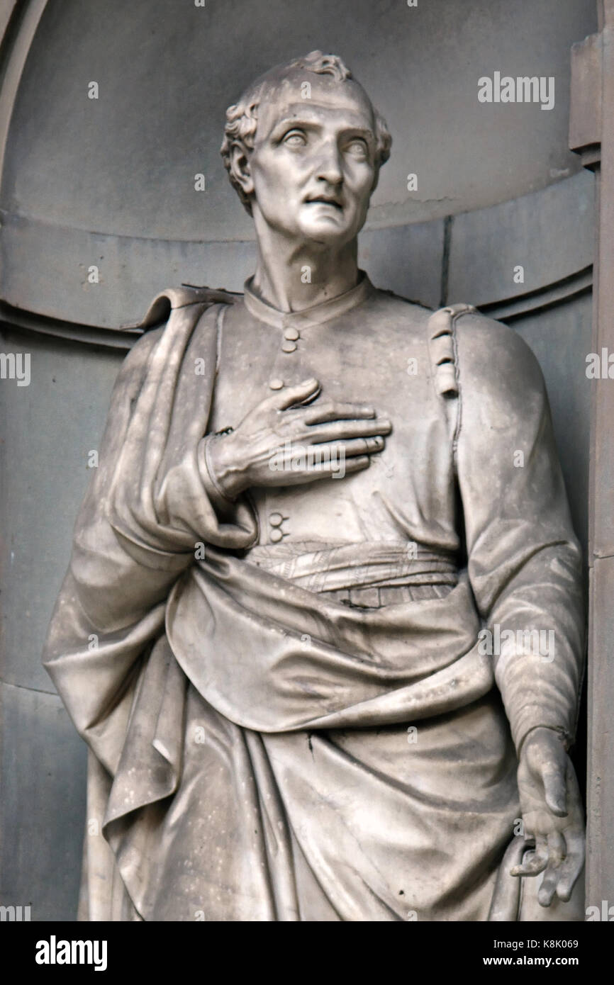 Amerigo Vespucci 1454 - 1512 L'explorateur italien, le financier, le navigateur, et cartographe. Statue à la Galerie des Offices à Florence, Toscane Italie. par Gaetano Grazzini Banque D'Images