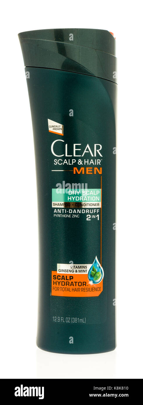 Winneconne, wi - 19 septembre 2017 : une bouteille de shampooing cuir chevelu et cheveux clairs sur un fond isolé. Banque D'Images