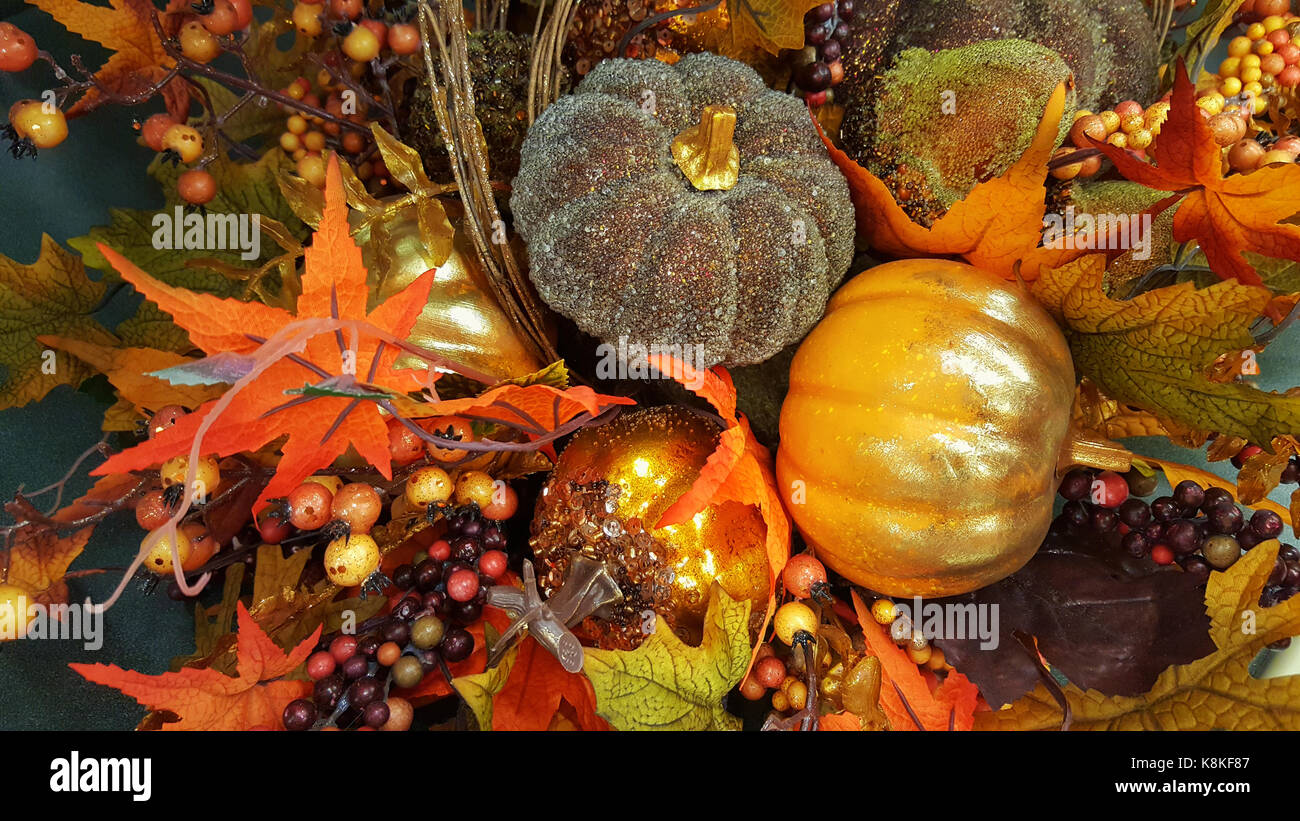 Action de grâce et l'halloween avec des citrouilles décorées. L'automne, l'automne. Banque D'Images