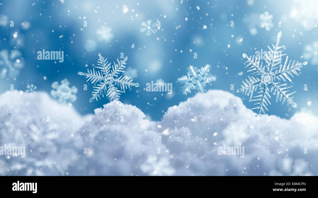 Flocon de neige sur macro et tombé des flocons de flou artistique Banque D'Images