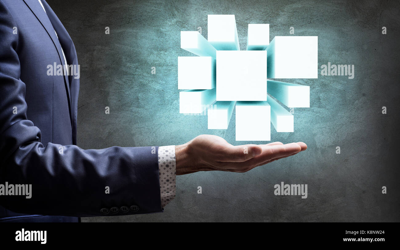 Montre homme avec la main tendue, paume ouverte. Banque D'Images