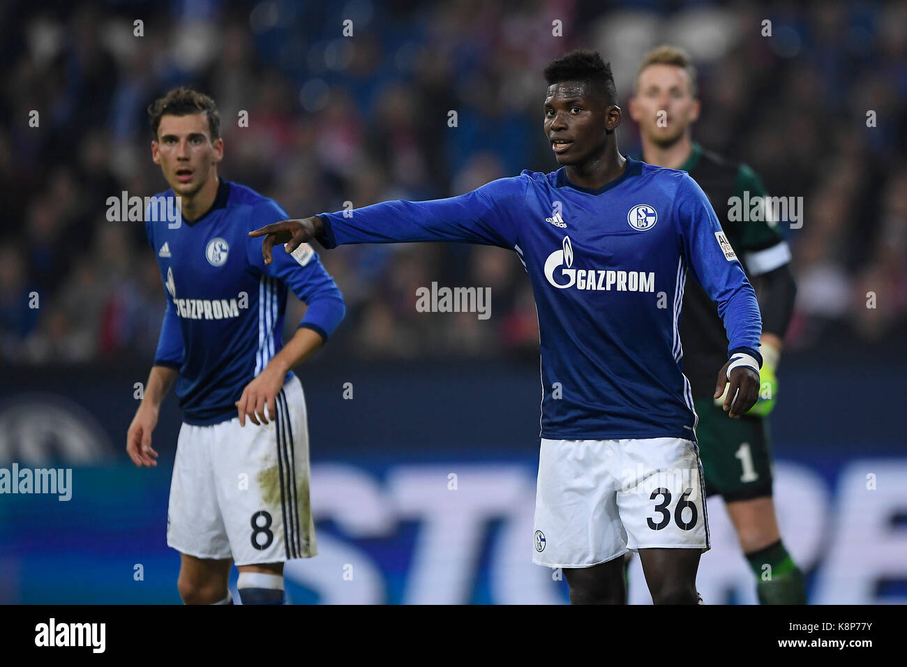 Gelsenkirchen, Allemagne. 19 septembre 2017. v.l. Leon Goretzka (S04), Breel Embolo (S04), Torwart Ralf Faehrmann (S04). GES/ Fussball/ 1. Bundesliga: Schalke 04 - FC Bayern Munich, 19.09.2017 football: Bundesliga: Schalke 04 contre FC Bayern Munich, lieu, 19 septembre 2017 | Verwendung weltweit crédit: dpa/Alay Live News Banque D'Images