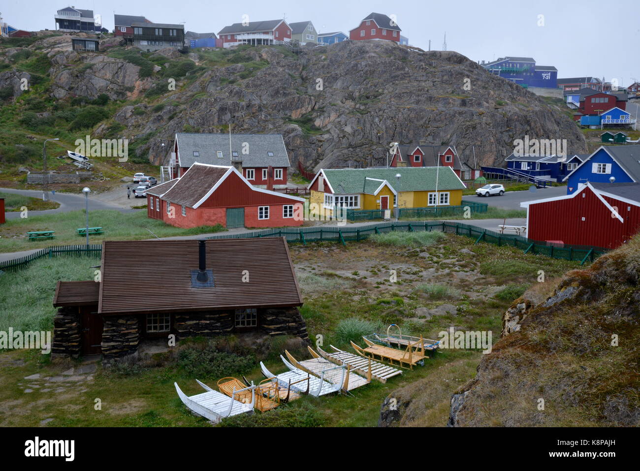 La ville de sisimiut, sur la côte ouest du Groenland. c'est le deuxième plus grand du pays, située dans un paysage montagneux, à 75 kilomètres au nord du cercle polaire. photo : karlheinz schindler/dpa-zentralbild/zb | conditions dans le monde entier Banque D'Images