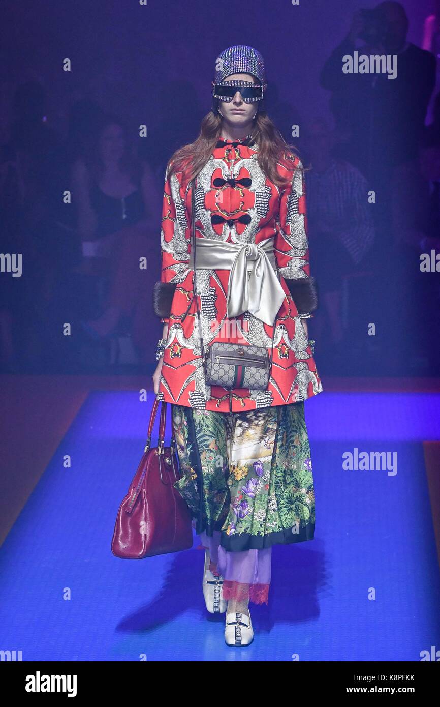 Gucci fashion show Banque de photographies et d'images à haute résolution -  Alamy