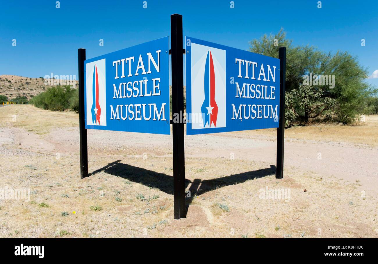 - Sahuarita, Arizona, USA. 20 sep, 2017. Le titan missile museum, site d'un ancien complexe d'icbm titan ii opérationnel. maintenant administré par la Fondation canadienne de l'aérospatiale de l'Arizona, le musée offre aux visiteurs visite guidée accès à son silo de missiles, le centre de contrôle et d'accès des tunnels. titan ii 571-7 complexes, comme on l'appelle, est devenu opérationnel en 1963, à l'apogée de la guerre froide avec l'Union soviétique, et a été désactivée en novembre 1982 à la suite d'un traité nucléaire. crédit : zuma Press, Inc./Alamy live news Banque D'Images