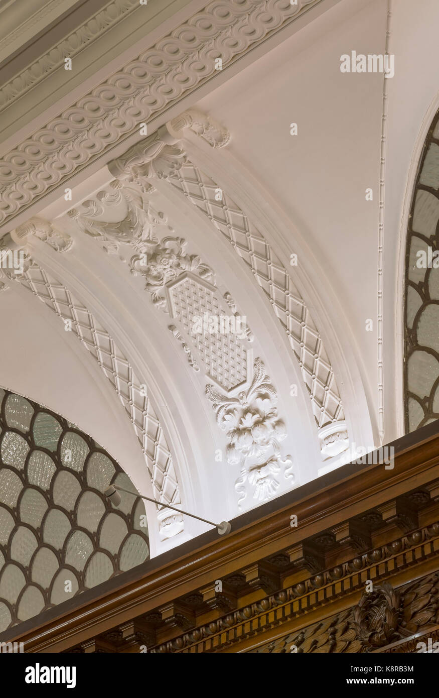 Bal de l'ONU en plâtre détails. 10 La place de la Trinité - Four Seasons Hotel, City of London, Royaume-Uni. Architecte : Aukett Swanke, 2017. Banque D'Images
