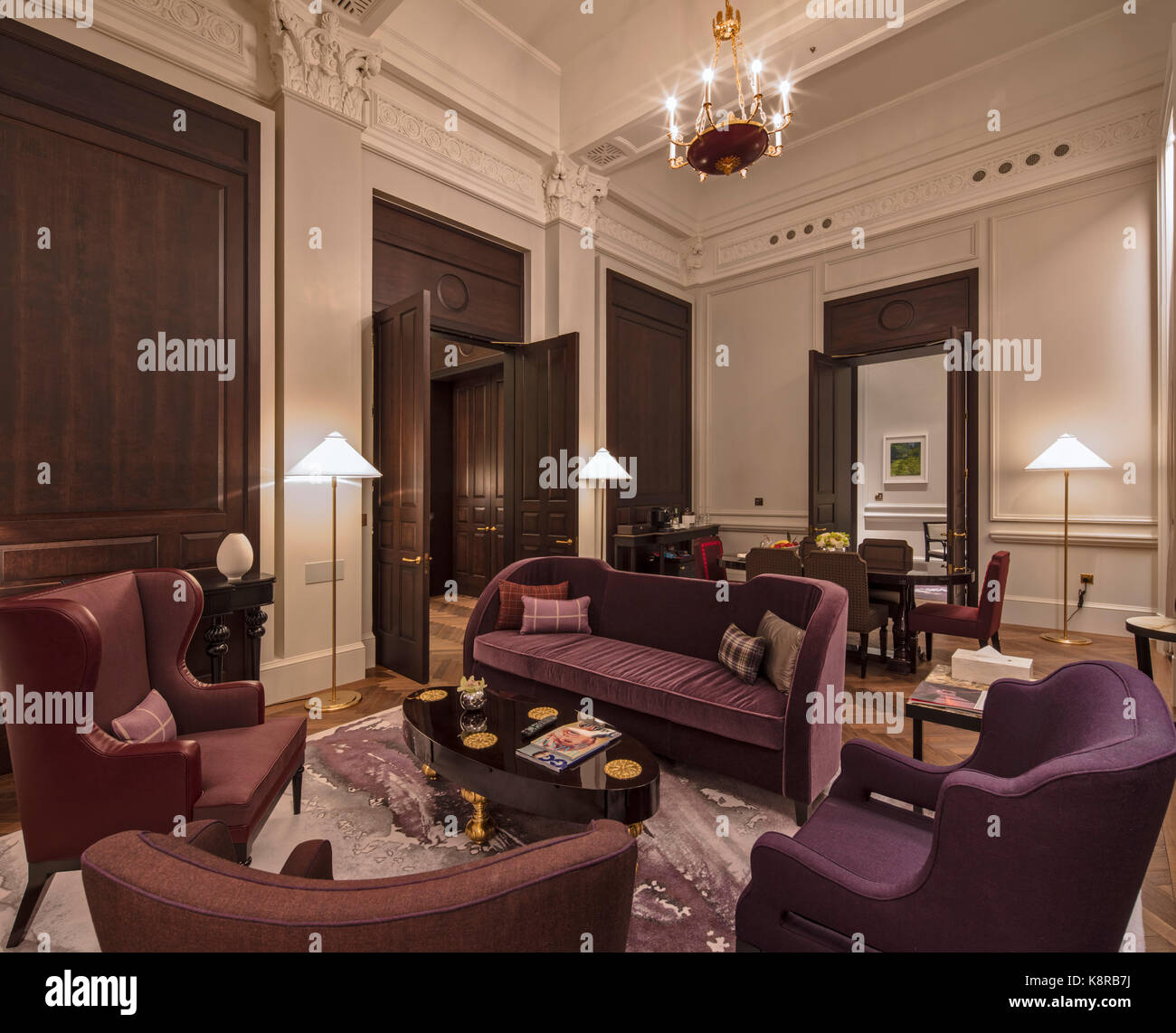 Suite de luxe salon. 10 La place de la Trinité - Four Seasons Hotel, City of London, Royaume-Uni. Architecte : Aukett Swanke, 2017. Banque D'Images