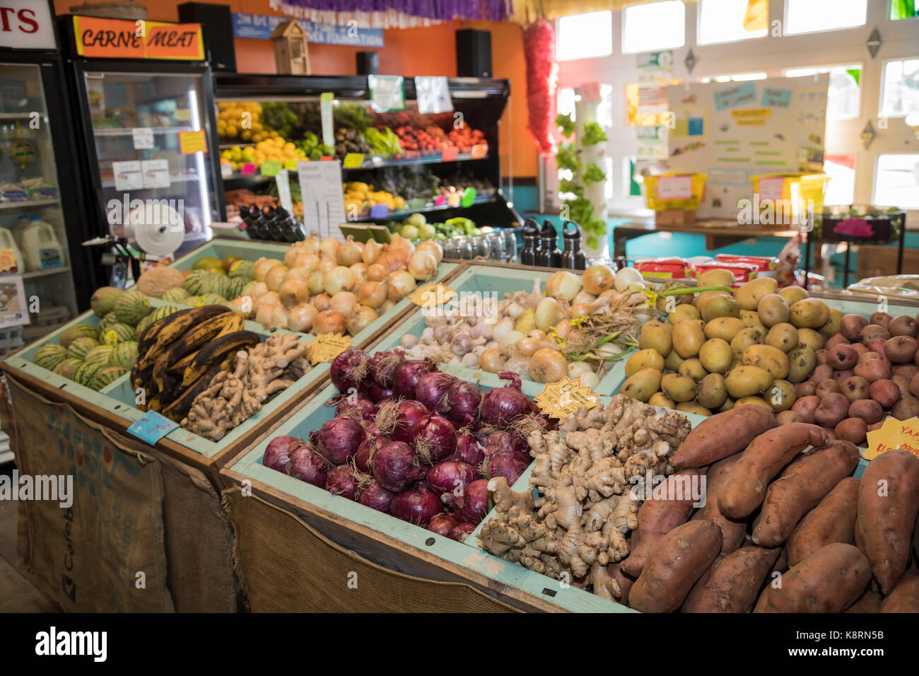 Denver, Colorado - un marché à l'GrowHaus, une ferme dans les pays à faible revenu, la plupart Hispanic Elyria-Swansea quartier. Le marché a une pr Banque D'Images