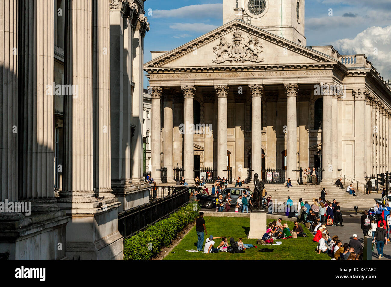 La National Gallery et st martin dans l'église de champs, Trafalgar square, London, UK Banque D'Images