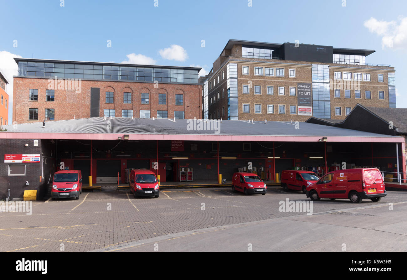 South Street Newcastle ville Royal Mail delivery office, Angleterre du Nord-Est, Royaume-Uni Banque D'Images
