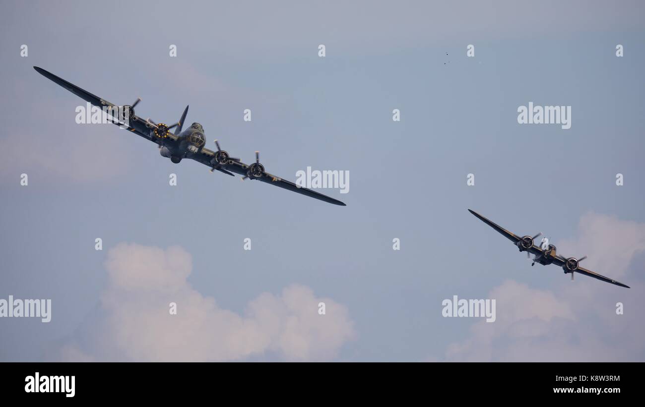 Boeing b 17 flying fortress bombers Banque de photographies et d’images ...
