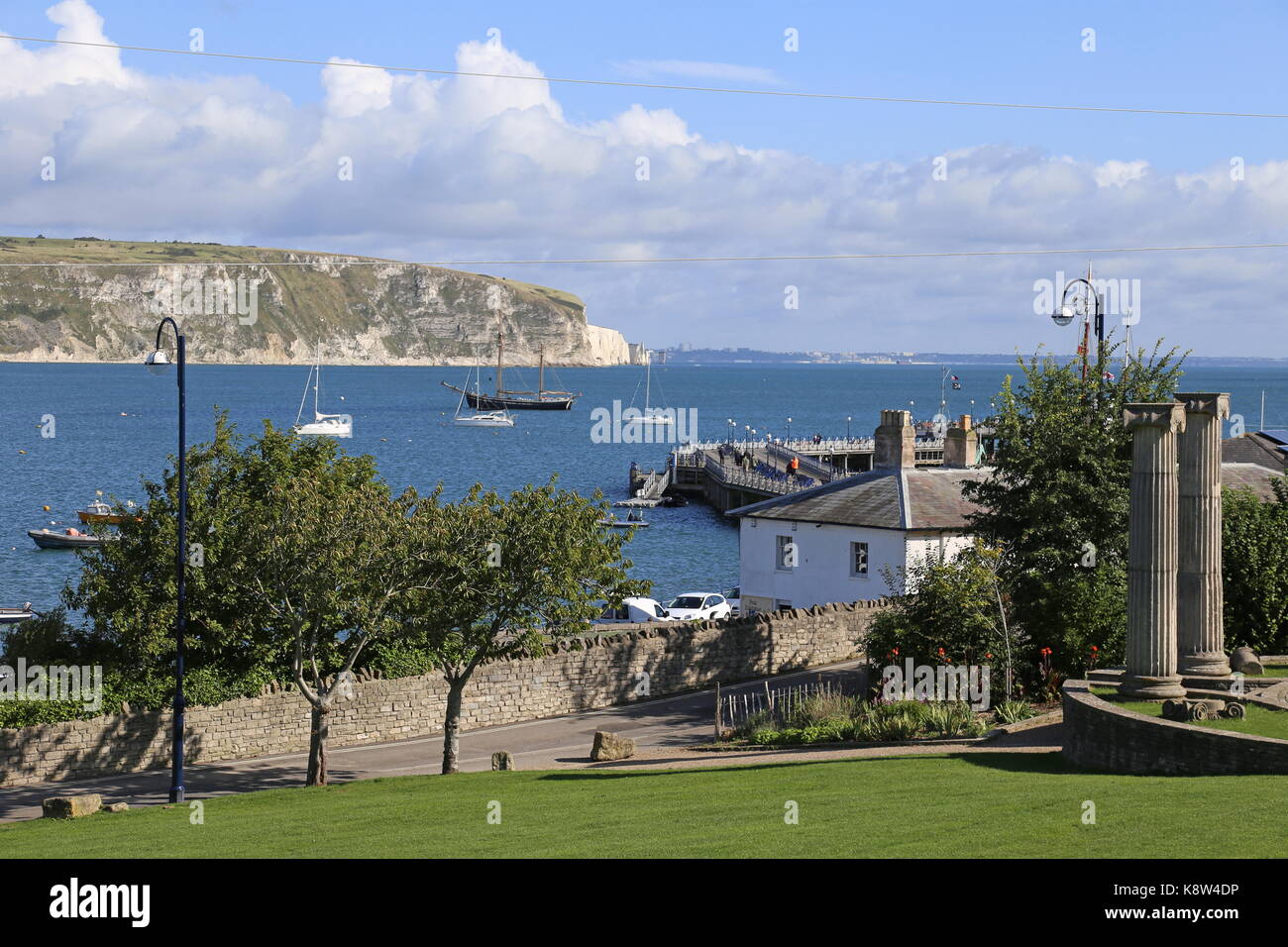 La baie de Swanage et Ballard vers le bas, de Prince Albert, les jardins, l'île de Purbeck Swanage, Dorset, Angleterre, Grande-Bretagne, Royaume-Uni, UK, Europe Banque D'Images